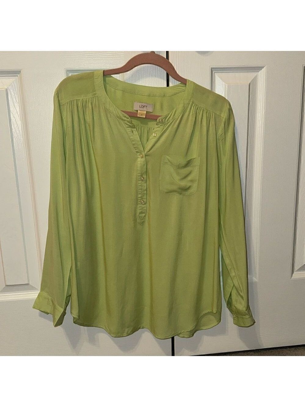 LOFT Blouse 💚